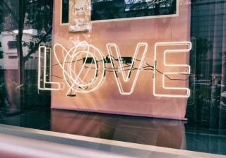 情人节抖音营销盘点 | 看品牌如何在节日赛道突围！