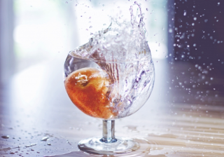 白酒广告怎么做？快手跑丰胸广告现在有户能联系吗？