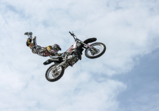 oppo现在跑手表返点多少？OPPO信息流广告怎么做​？