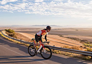 开一家创意热卖店，不如做华为广告。