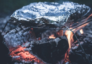 懂球帝投放广告代理商是哪家？懂球帝跑女生服装返点多少？