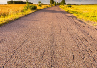 QQ浏览器推广电话是多少？QQ浏览器推广费用是多少？