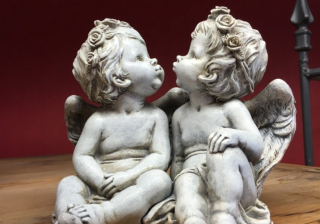 哔哩哔哩信息流广告在哪里开户？哔哩哔哩花嫁借记卡需要额外费用吗?