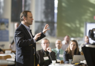 YouTube信息流开户怎么收费？YouTube跑美容返点多少？