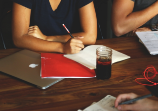 youtube代理商是哪家？youtube现在跑婚纱有哪些政策？