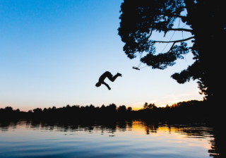 百度代理商是哪家？百度现在跑磨具成本需要多少呢？