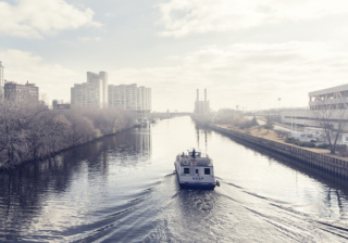 怎么在快手投化妆品广告？发一个广告多少钱？