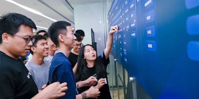 把麦给你!「腾讯广告优化师系列沙龙」成都站精彩继续 把麦给你!「腾讯广告优化师系列沙龙」成都站精彩继续