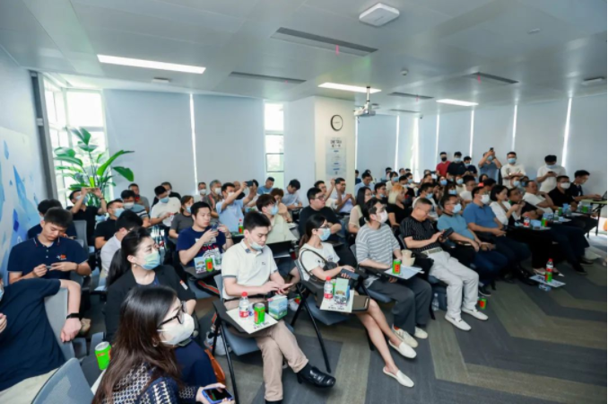 磁力速览|保健食品行业专场落地广州,面对面为近百位品牌主答疑解惑 磁力速览|保健食品行业专场落地广州,面对面为近百位品牌主答疑解惑