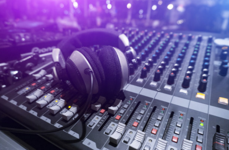 调音台的作用和效果图示(调音台输入接口图解) 调音台的作用和效果图示(调音台输入接口图解)