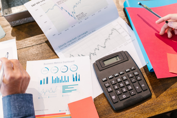 抖音里直播pk可以挣多少钱？如何提升pk值？(抖音里主播pk赚钱)