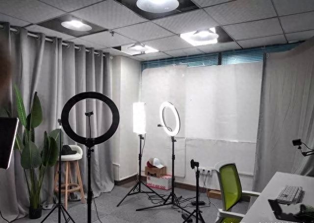 淘宝直播间图片店铺装修（淘宝店铺装修效果图大全）