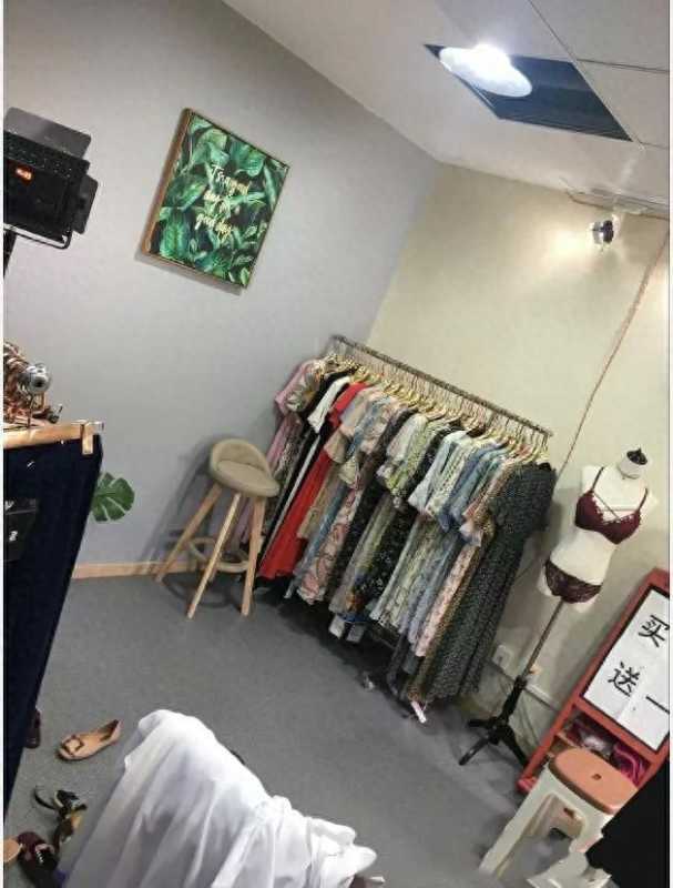 淘宝直播间图片店铺装修（淘宝店铺装修效果图大全）