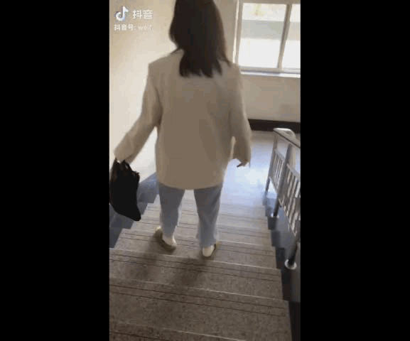 4000多万人在线看他跳操,刘畊宏为何爆火? 4000多万人在线看他跳操,刘畊宏为何爆火?