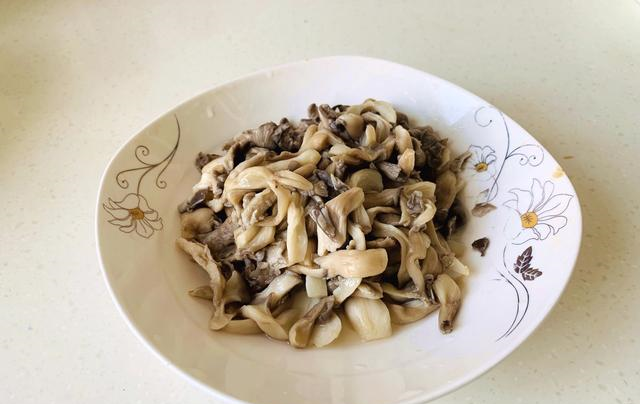 普通的平菇,不是肉却能炒出肉的味道,怎么做 普通的平菇,不是肉却能炒出肉的味道,怎么做