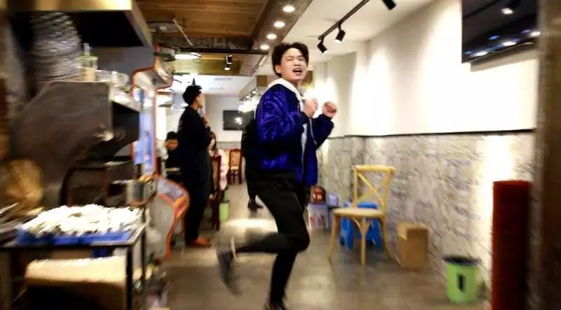 “不是为了饭碗，谁愿意扮小丑！”揭秘：抖音