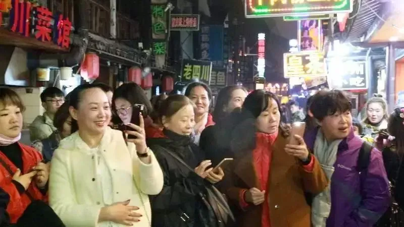 “不是为了饭碗,谁愿意扮小丑!”揭秘:抖音 “不是为了饭碗,谁愿意扮小丑!”揭秘:抖音