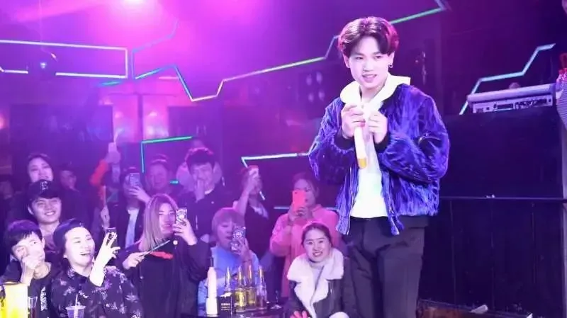 “不是为了饭碗,谁愿意扮小丑!”揭秘:抖音 “不是为了饭碗,谁愿意扮小丑!”揭秘:抖音