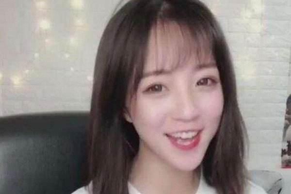 “抖音一姐”莉哥高调复出,容貌却已判若两人 “抖音一姐”莉哥高调复出,容貌却已判若两人