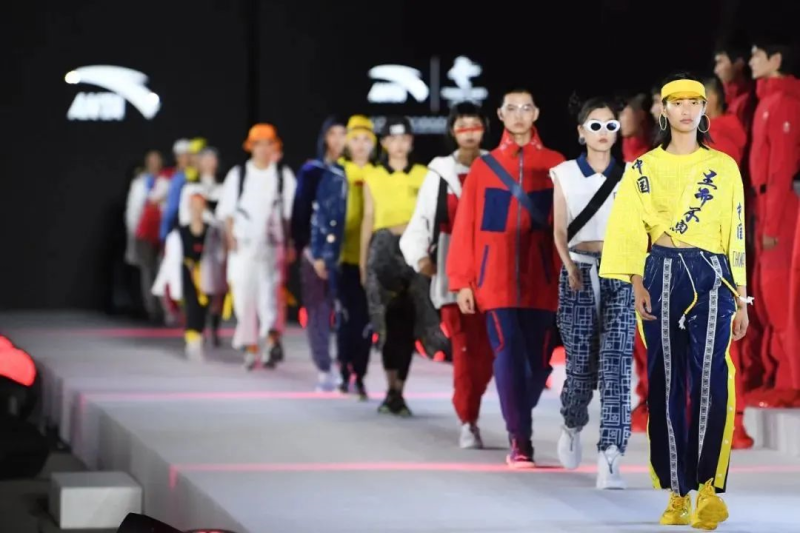 刘畊宏健身为何能带动运动品牌实现“逆向突袭”？