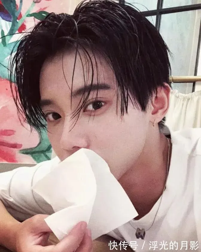 抖音网红因和鹿晗长得“一模一样”，竟被杨幂