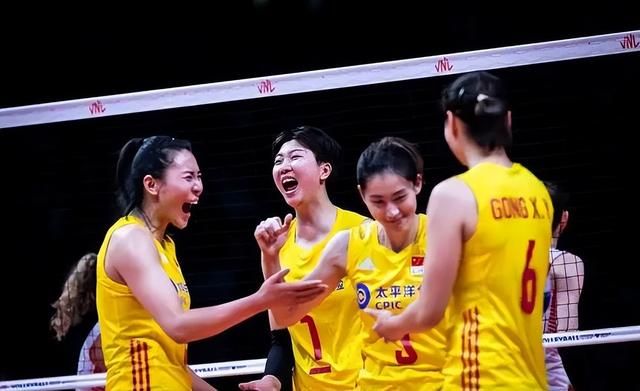 袁心玥拦网效率全队垫底！13扣5中1失误，发挥难