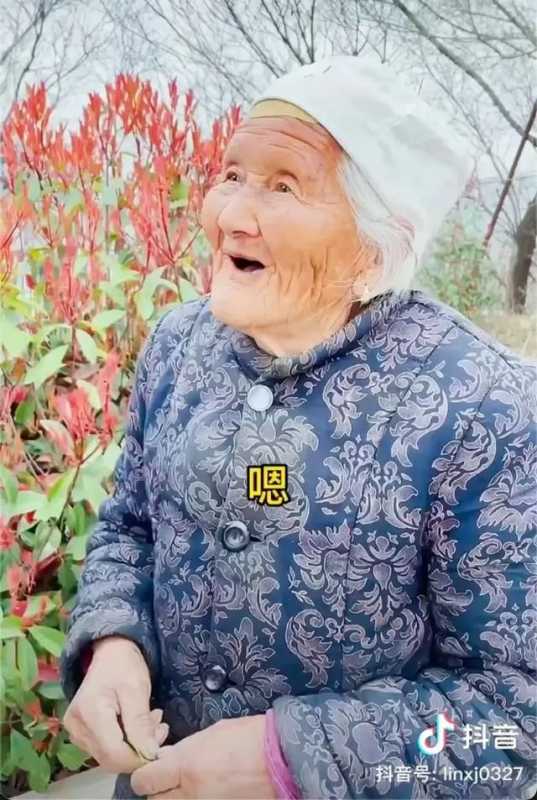 女子拍下2000多张“遗照”,抖音记录感人瞬间,让众多网友破防 女子拍下2000多张“遗照”,抖音记录感人瞬间,让众多网友破防