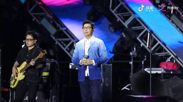 霸榜热搜,百亿流量,抖音爆款IP营销炼成记 霸榜热搜,百亿流量,抖音爆款IP营销炼成记