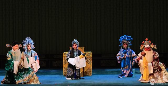 京剧“喜神”藏在大衣箱,更有诸多禁忌,还有一段心酸的传说故事 京剧“喜神”藏在大衣箱,更有诸多禁忌,还有一段心酸的传说故事