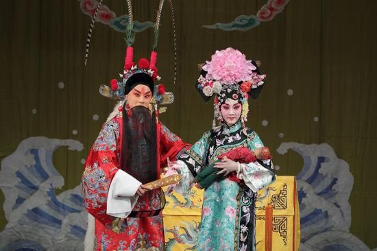 京剧“喜神”藏在大衣箱,更有诸多禁忌,还有一段心酸的传说故事 京剧“喜神”藏在大衣箱,更有诸多禁忌,还有一段心酸的传说故事