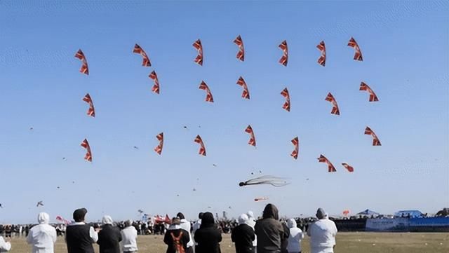 “潍坊风筝模仿空间站对接”上热搜!制作者揭秘如何“成功对接”:改版4次,十几人做了2个月 “潍坊风筝模仿空间站对接”上热搜!制作者揭秘如何“成功对接”:改版4次,十几人做了2个月