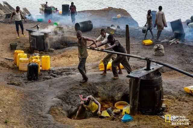 无人监管的刚果河，乱套了