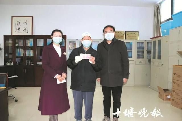 党有号召,我有行动!湖北已有143万名党员自愿捐款2.12亿元 党有号召,我有行动!湖北已有143万名党员自愿捐款2.12亿元