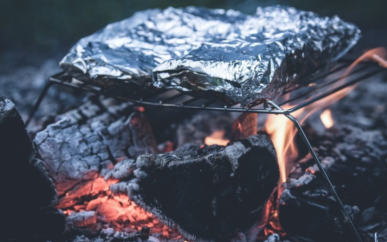 懂球帝投放广告代理商是哪家？懂球帝跑女生服装返点多少？