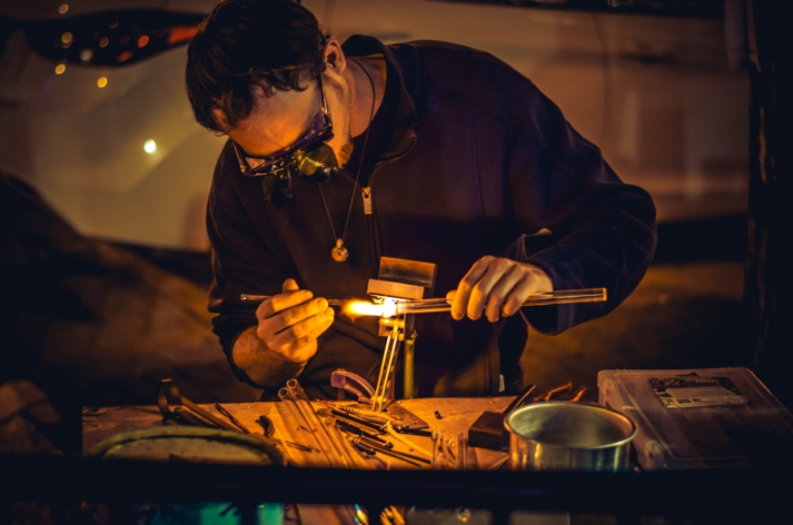 懂球帝现在跑音像制品成本需要多少钱？懂球帝信息流开户多少钱?