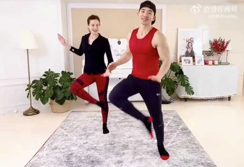 光明舆评:7天涨粉超2000万,刘畊宏爆火!健身博 光明舆评:7天涨粉超2000万,刘畊宏爆火!健身博