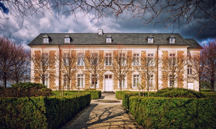 美柚广告优惠活动有哪些？美柚代理商电话是多少？