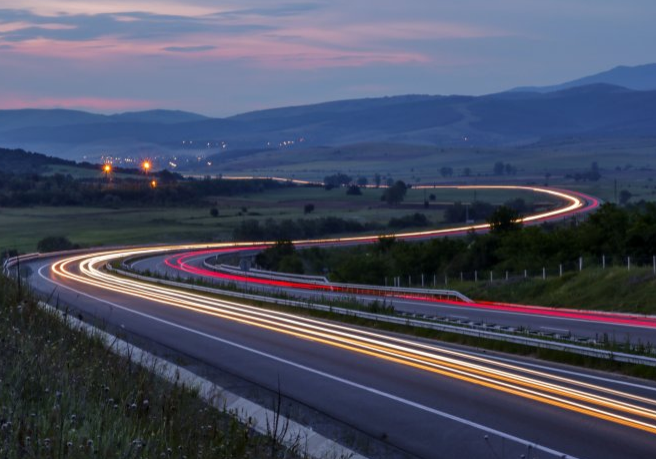 小红书广告展现形式有哪些？小红书推广客服电话是多少？
