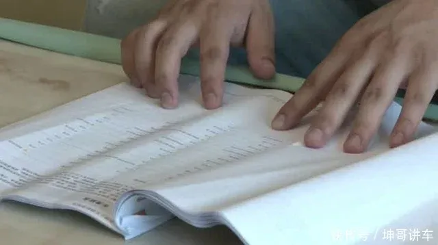 男子上抖音买二手奥迪，到手发现有猫腻，找记