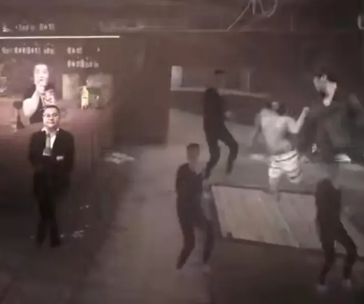 逃离无人酒吧(2结局) 逃离无人酒吧(2结局)