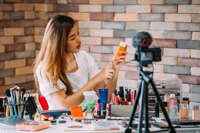 抖音70%头部商家都在用的运营思路,你确定不看? 抖音70%头部商家都在用的运营思路,你确定不看?