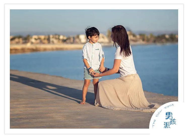 抖音网红女幼师,和小男孩亲嘴视频爆火:“男 抖音网红女幼师,和小男孩亲嘴视频爆火:“男