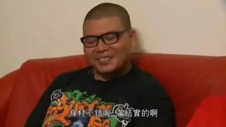 抖音网红女幼师,和小男孩亲嘴视频爆火:“男 抖音网红女幼师,和小男孩亲嘴视频爆火:“男