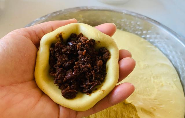 黄米面粘豆包怎么做?用酵母发酵吗?开水还是 黄米面粘豆包怎么做?用酵母发酵吗?开水还是